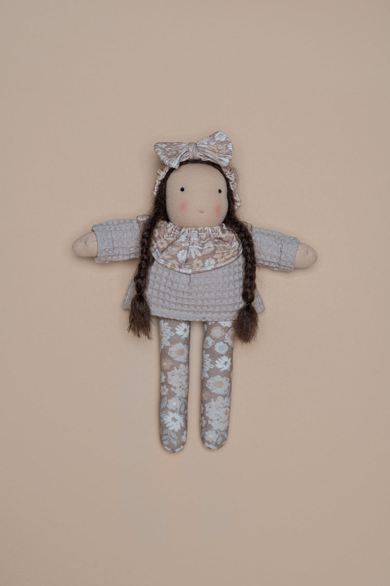 ILA doll medium