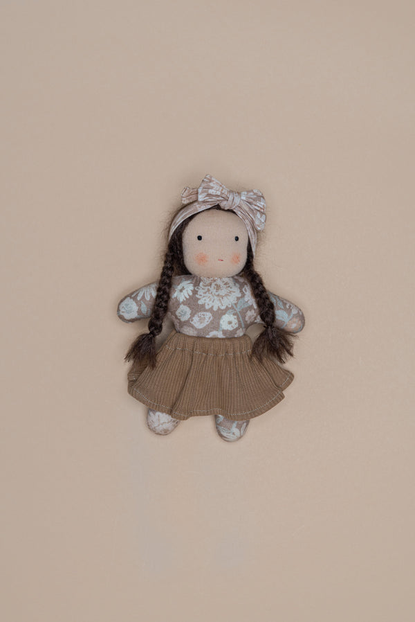 ILA doll mini