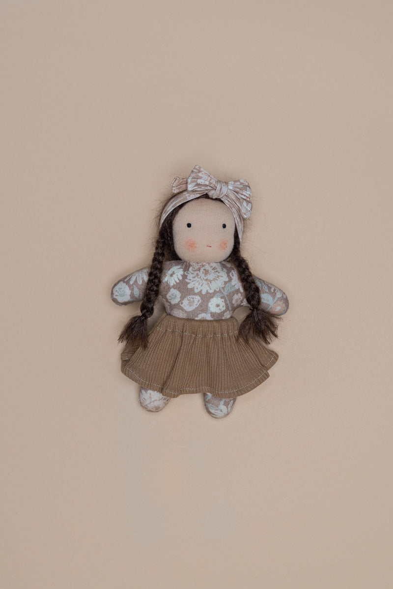 ILA doll mini